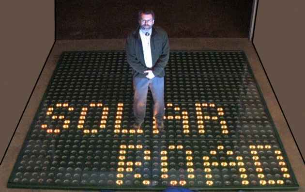 Скотт Брусо и его изобретение - трёхслойные солнечные панели